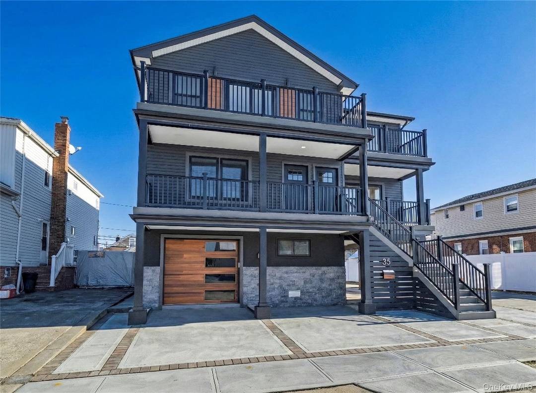 This Brandly new Constructed home will be coming to the market available to rent by Dec 1st, possibly as early as Nov15th.