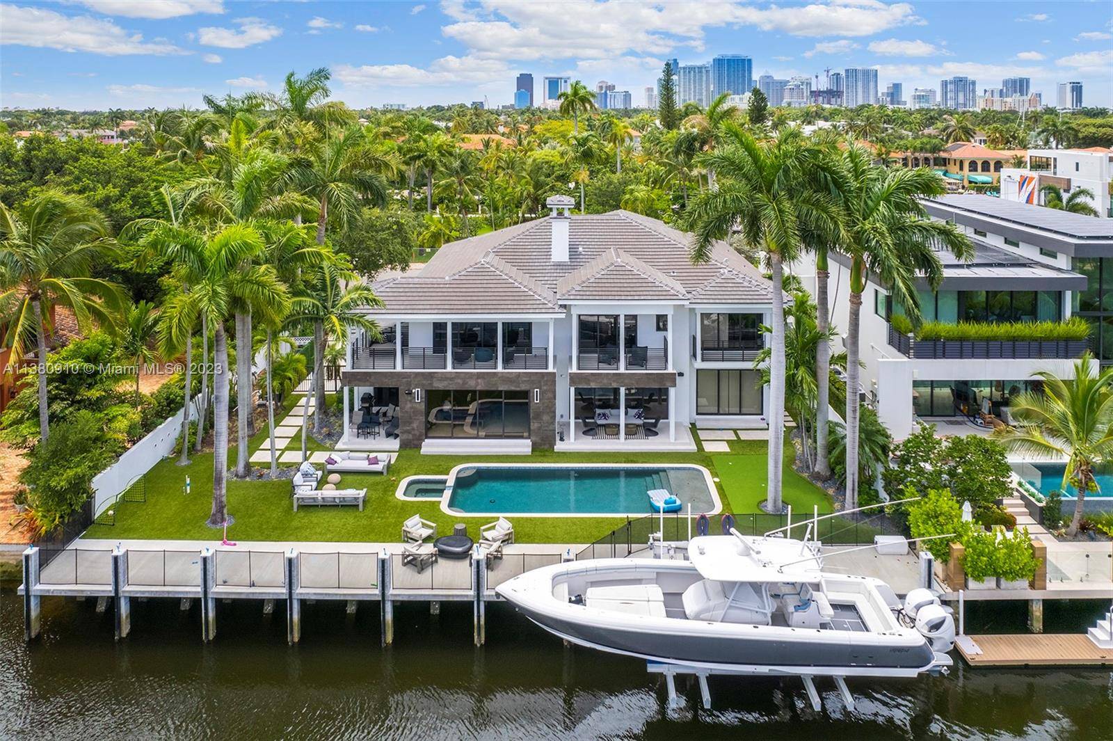 Las Olas Isles BEST OF THE BEST !