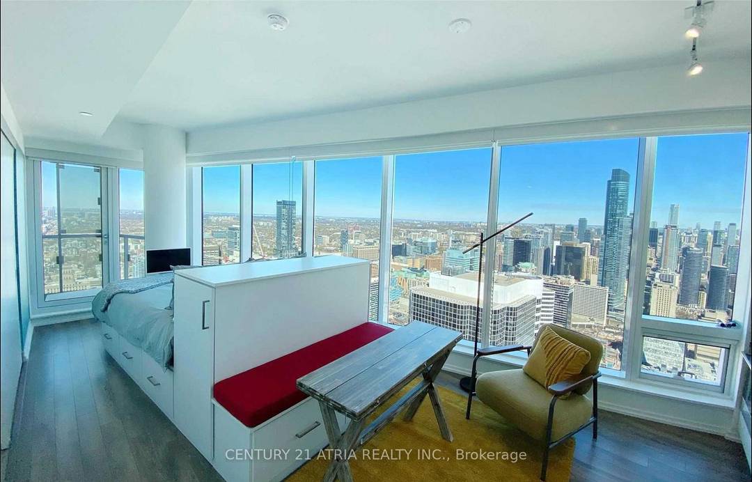 Perfect Location ! Walkable Distance to TMU and UofT.