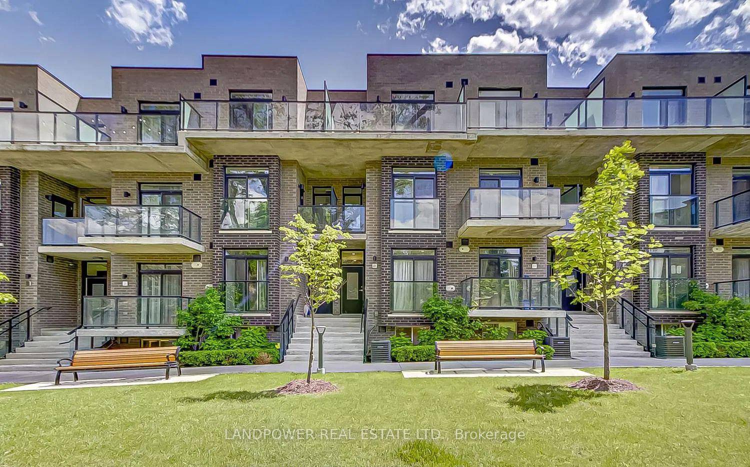 Luxury Living in Newtonbrook East Bayview Finch Location !