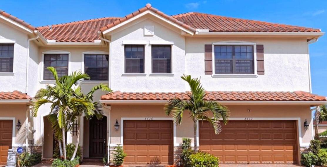 Townhouse built in 2016 featuring 3 bedrooms, 2 full bathrooms and 1 half bathroom, an open concept kitchen with granite countertops and stainless steel appliances, tile flooring on the first ...