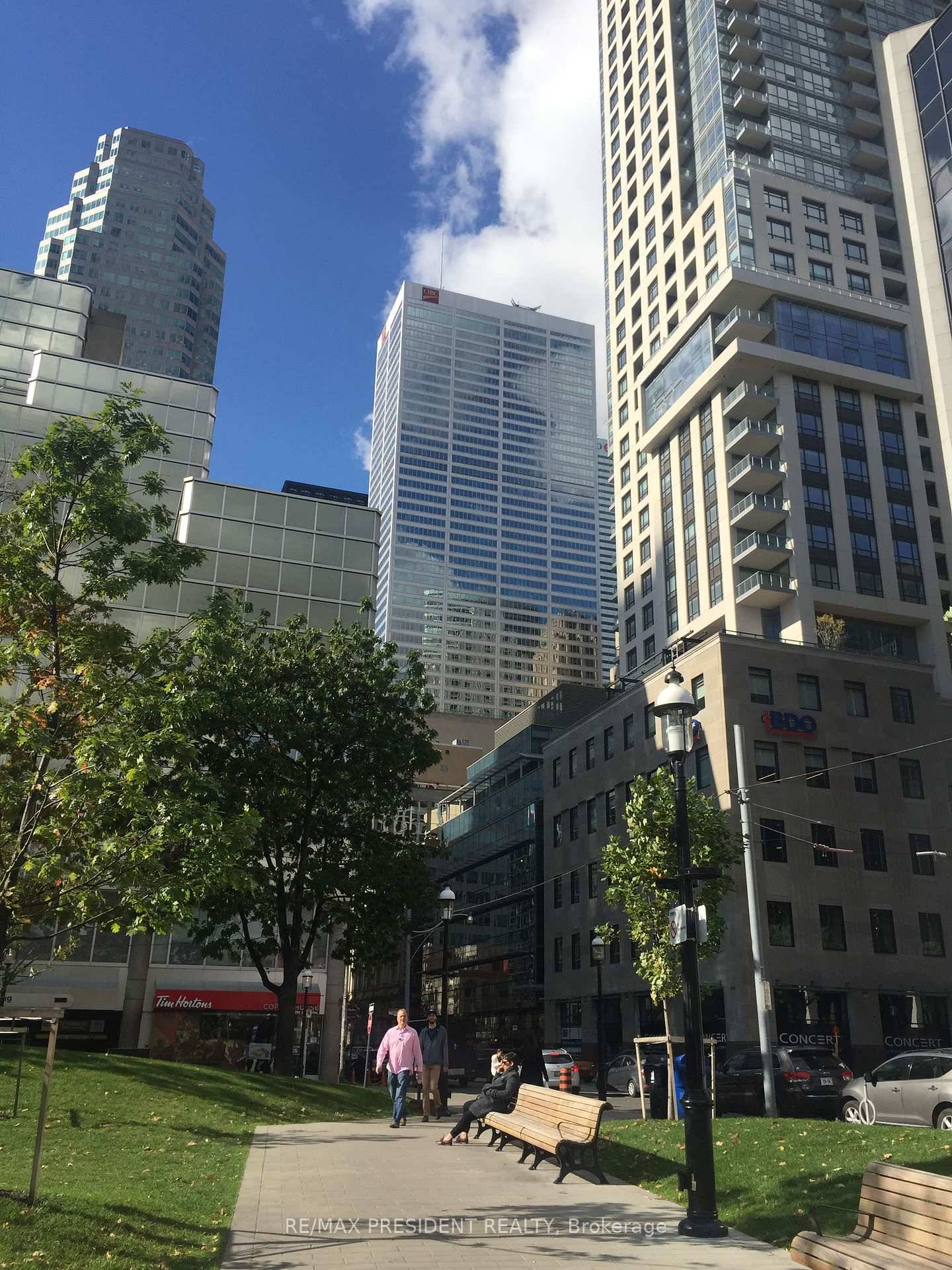 Luxurious 88 Scott located in the Heart of St Lawrence Market and Financial Centre.