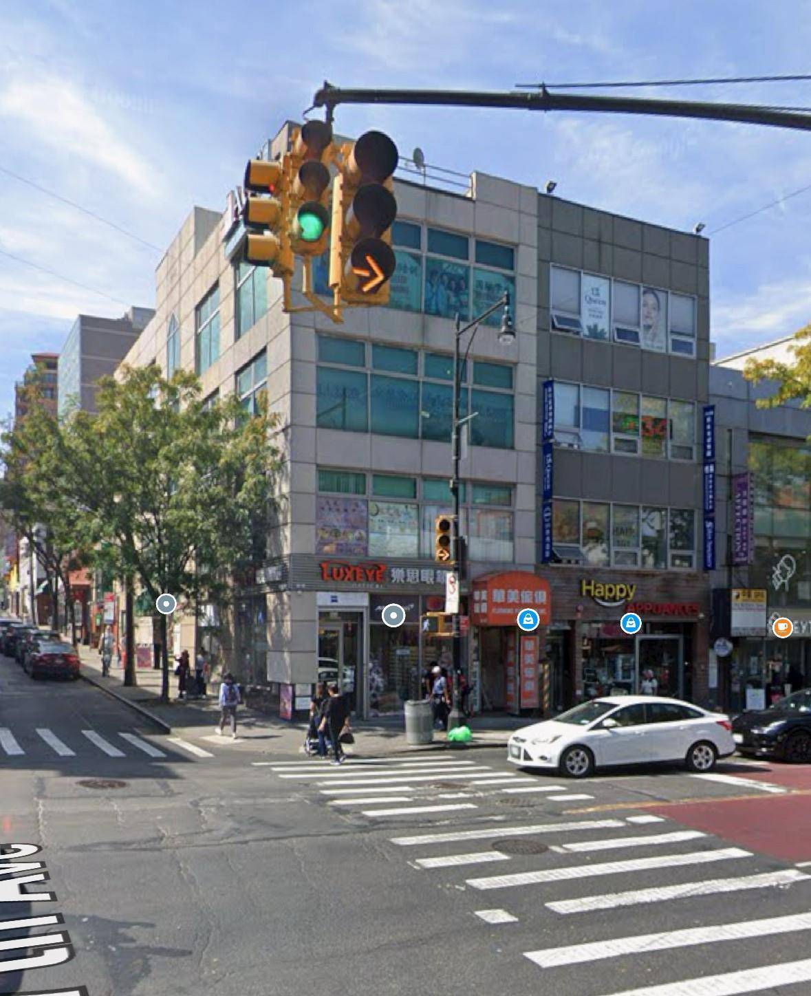 A 1200 SQFT LOCATIONED ON DOWNTOWN FLUSHING MAIN STREET CORNER UNIT.