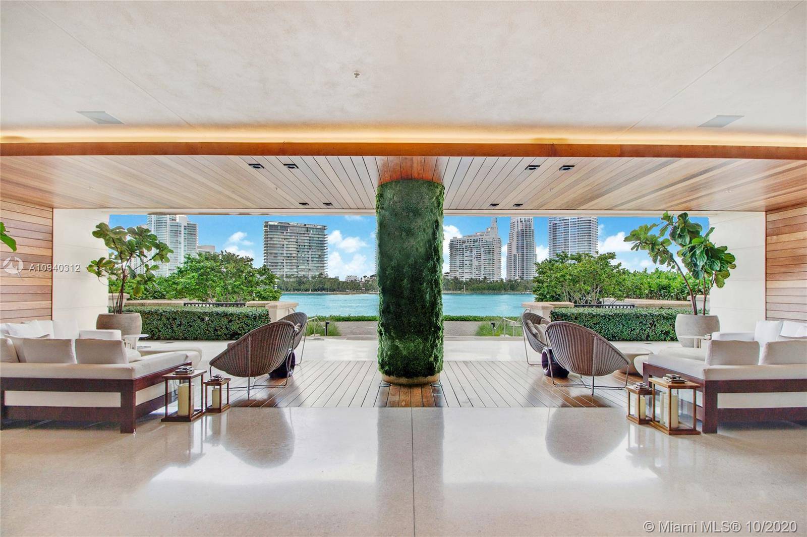 Exquisite attention to details in this Palazzo del Sol Masterpiece.