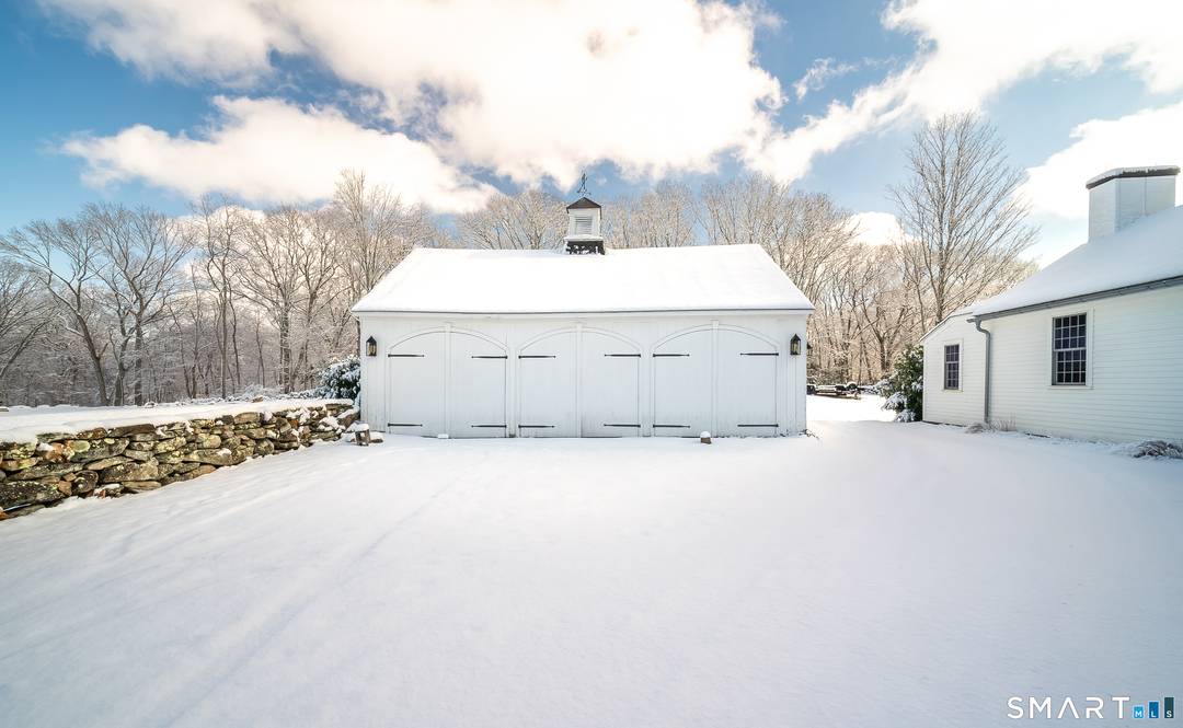 Originally established in the mid 1700s as a livestock farm, Deans Mill Farm has been beautifully restored transformed into one of CT's most charming destinations.