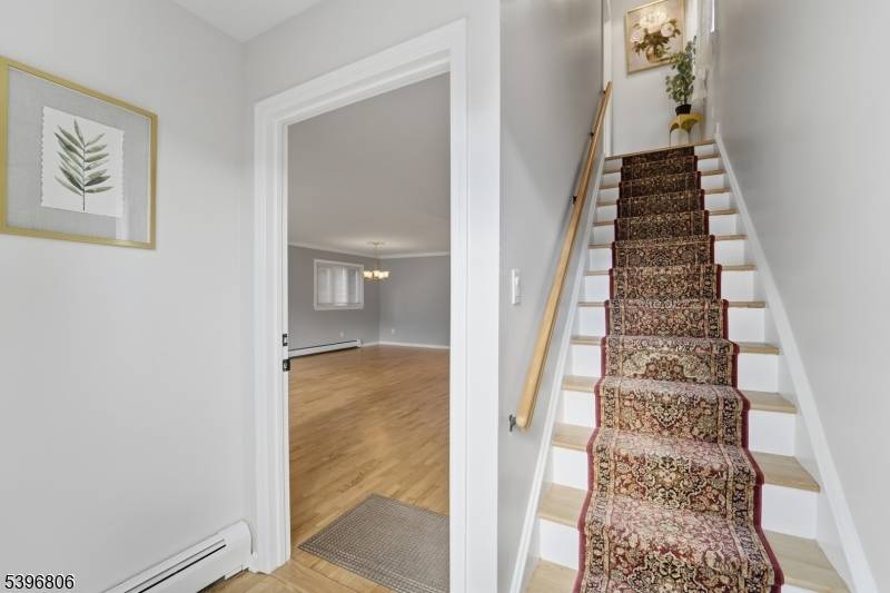 Welcome to 21 Lincoln Parkway !