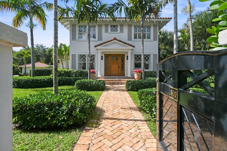 Welcome to your private retreat in the heart of West Palm Beach.