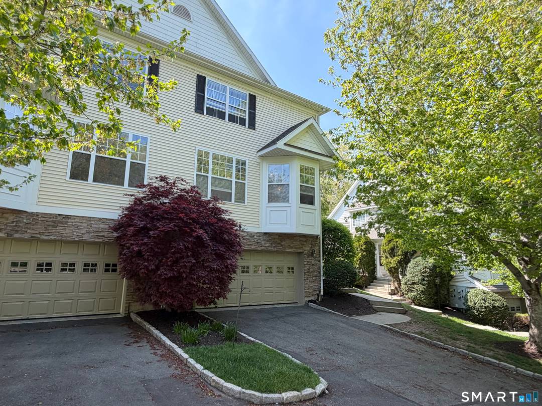 Beautifully maintained 3 bedroom, 2.