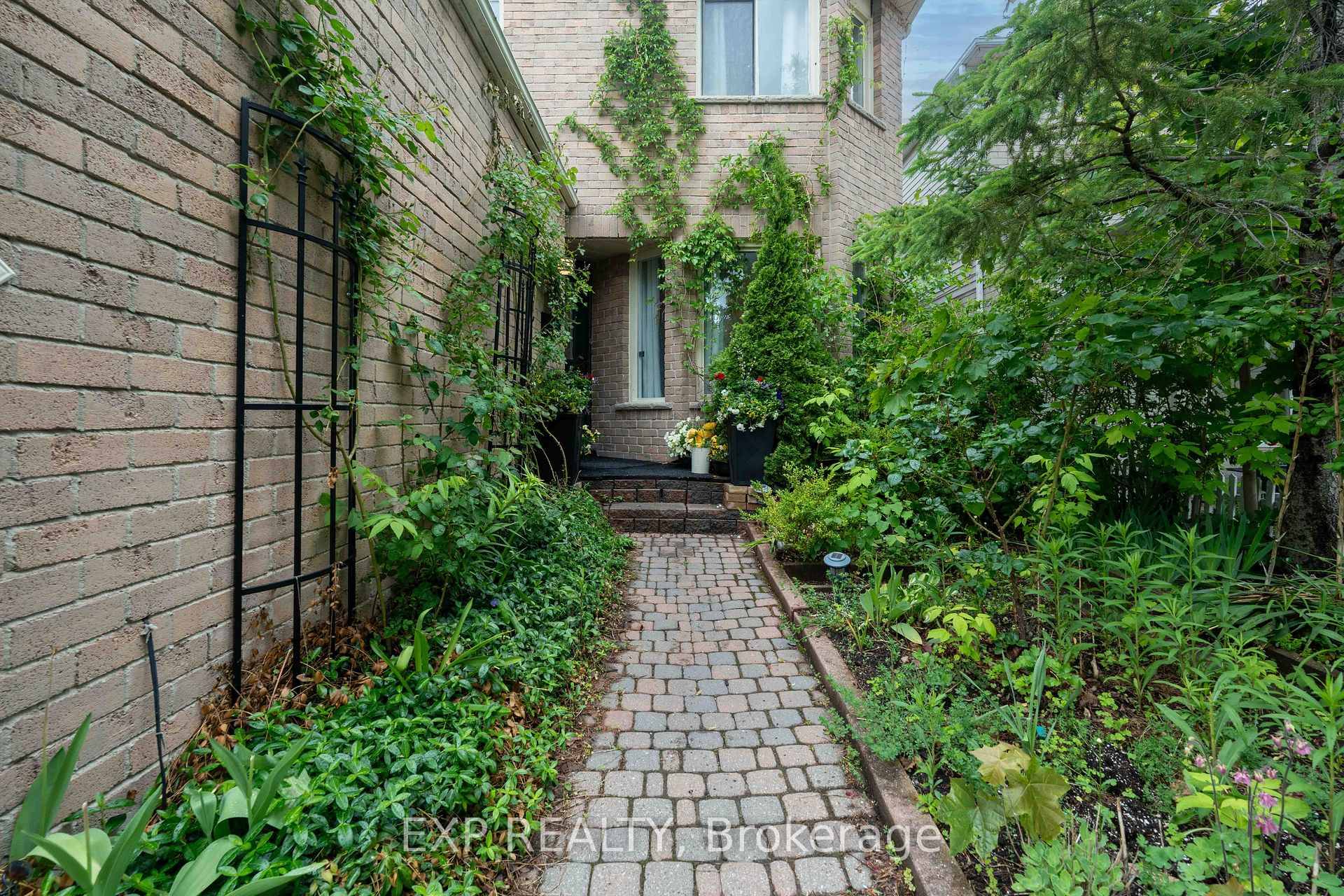 Beautifully Renovated Home in a Prime Family Oriented Neighbourhood !