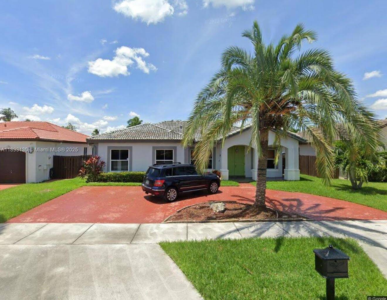 LOCATION LOCATION LOCATION ACROSS FROM ROYAL OAKS PARK WITH NO HOA This beautiful home has been fully renovated and offers 4 bed 2 bath, kitchen with granite countertop and stainless ...