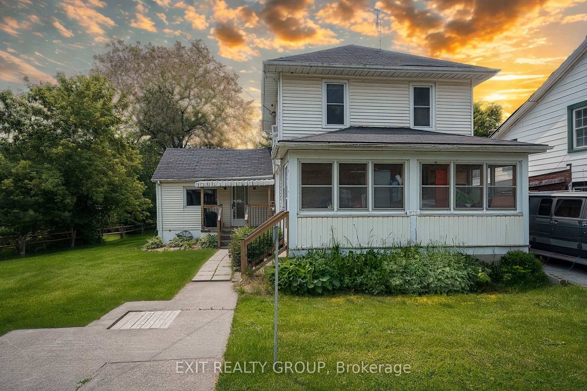Welcome to your Charming 3 Bedroom Family Home located in Peaceful Erinsville steps from Beaver Lake.