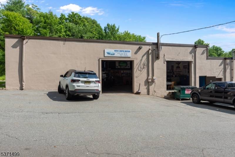 Well Equipped Auto Repair Shop Turnkey Ready !