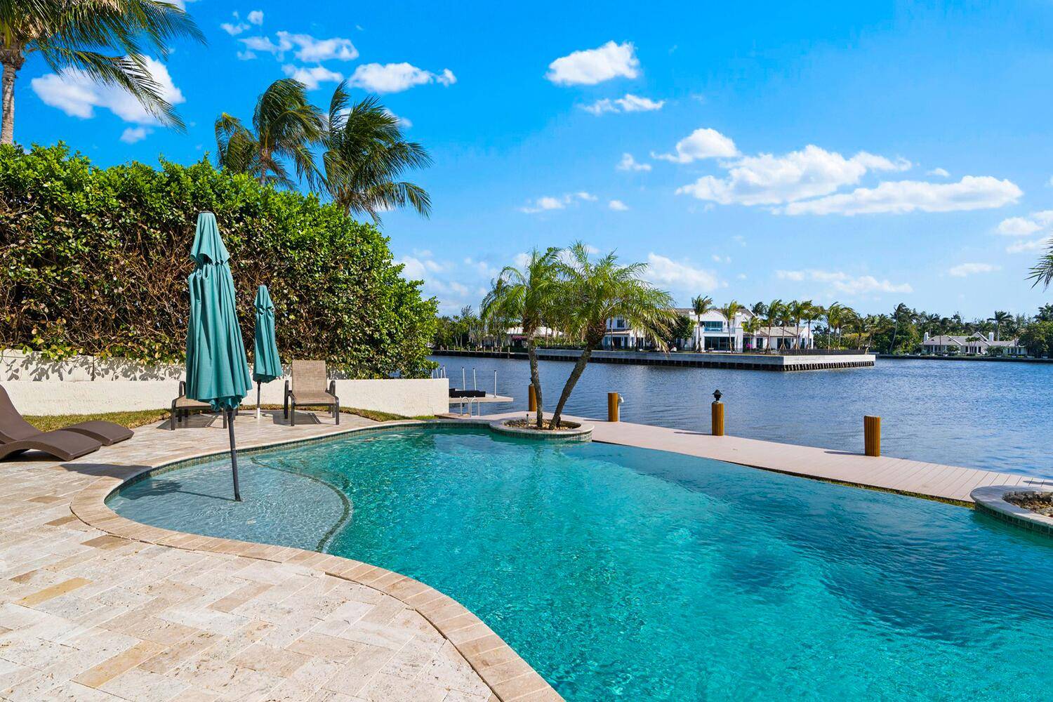 Waterfront Family Getaway in East Delray Beach Florida !