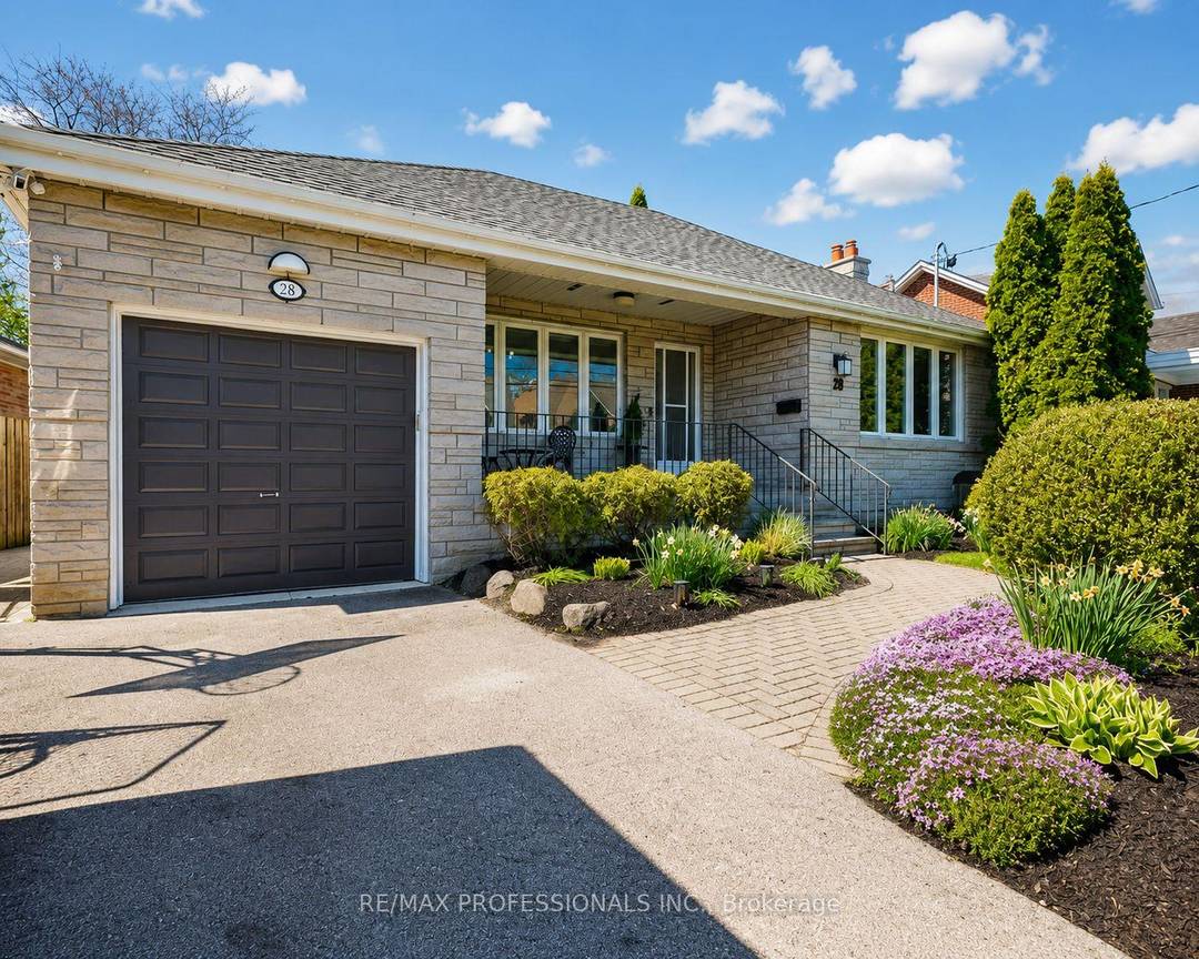 Springbrook Gardens is one of west Toronto's most coveted neighbourhood pockets, delivering everything The Kingsway is known for top school catchments, tree lined streets, and everyday essentials on Islington Avenue ...