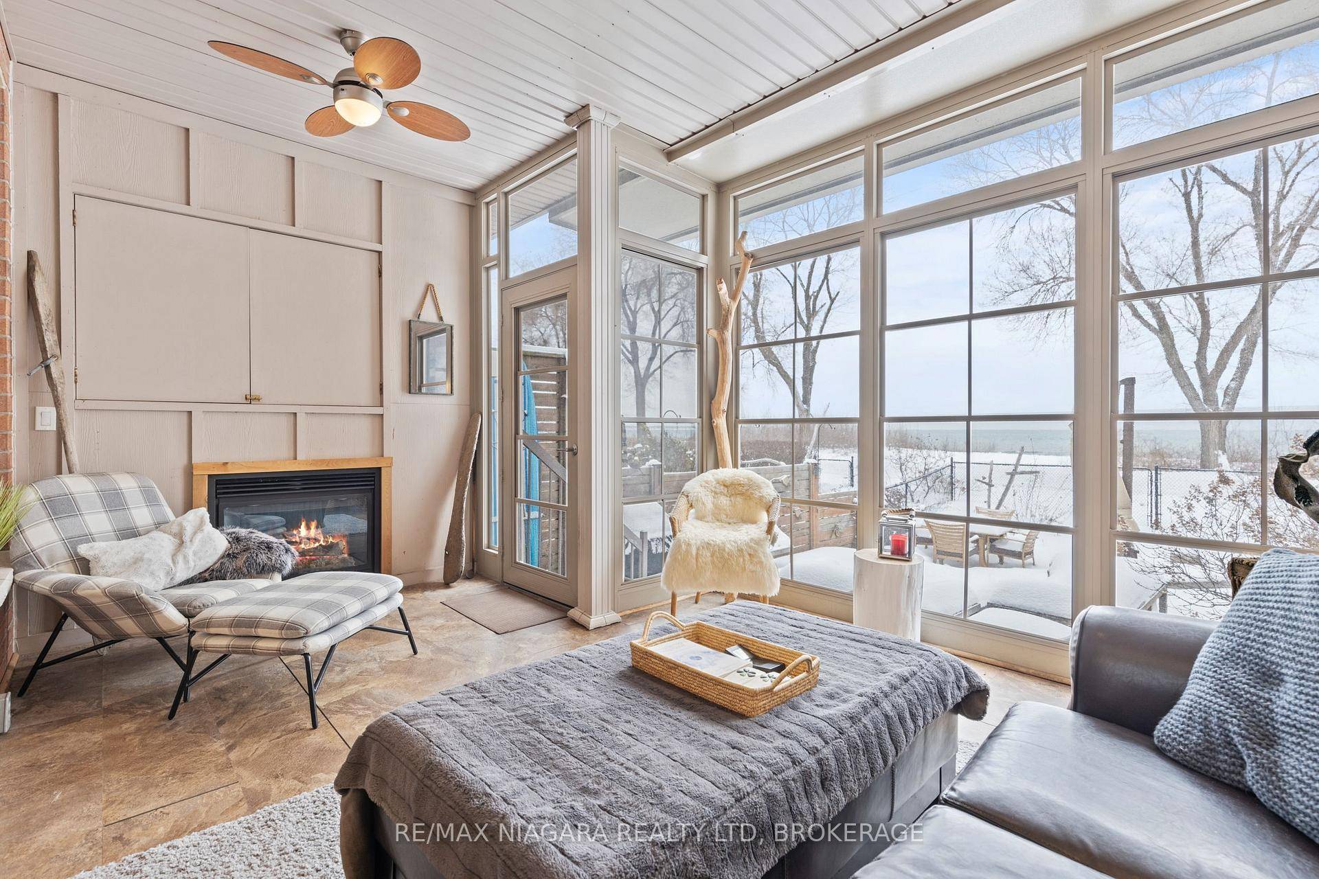 Stunning Waterfront Views !