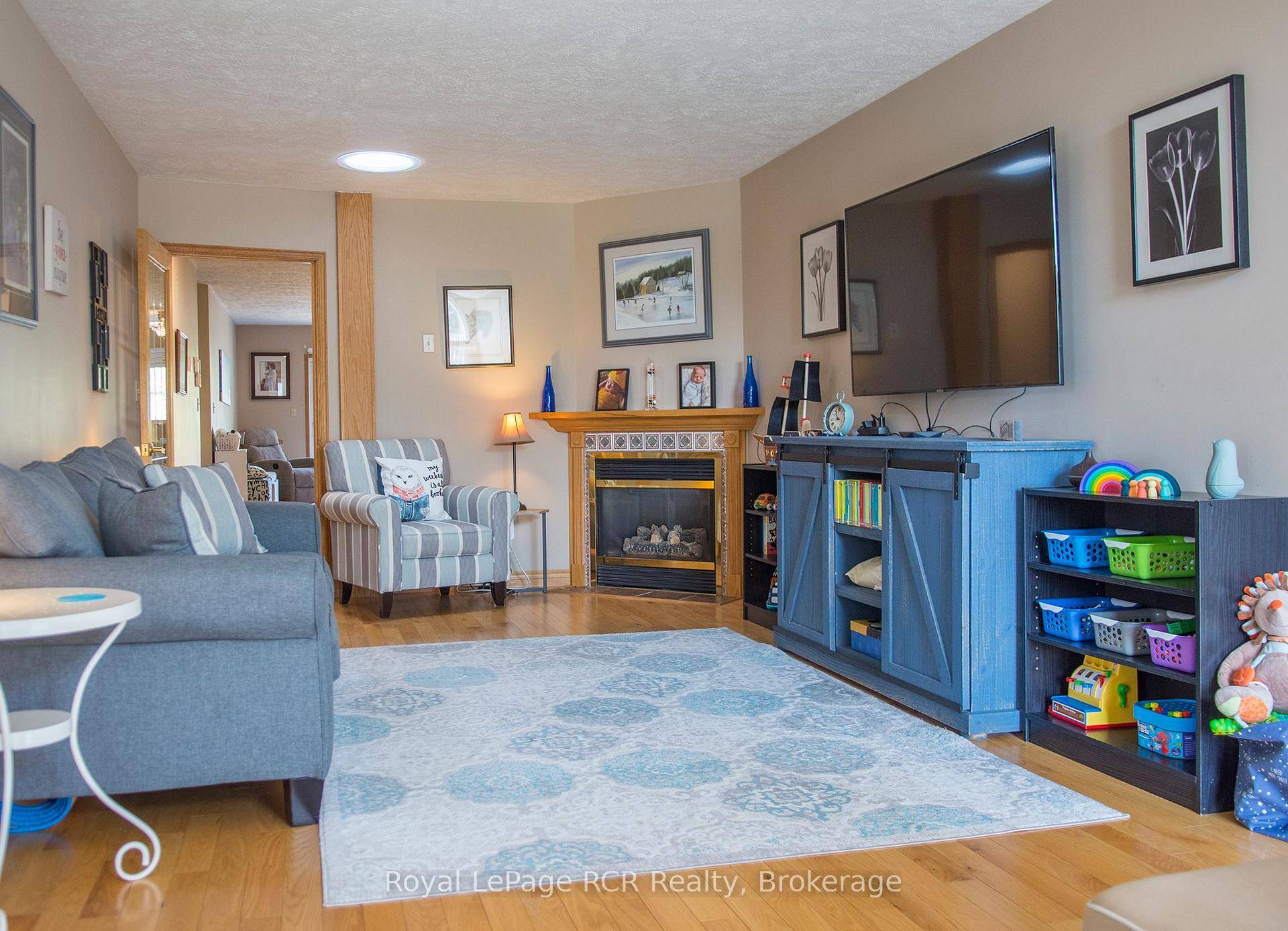 Freehold Townhouse. No condo No condo fees.