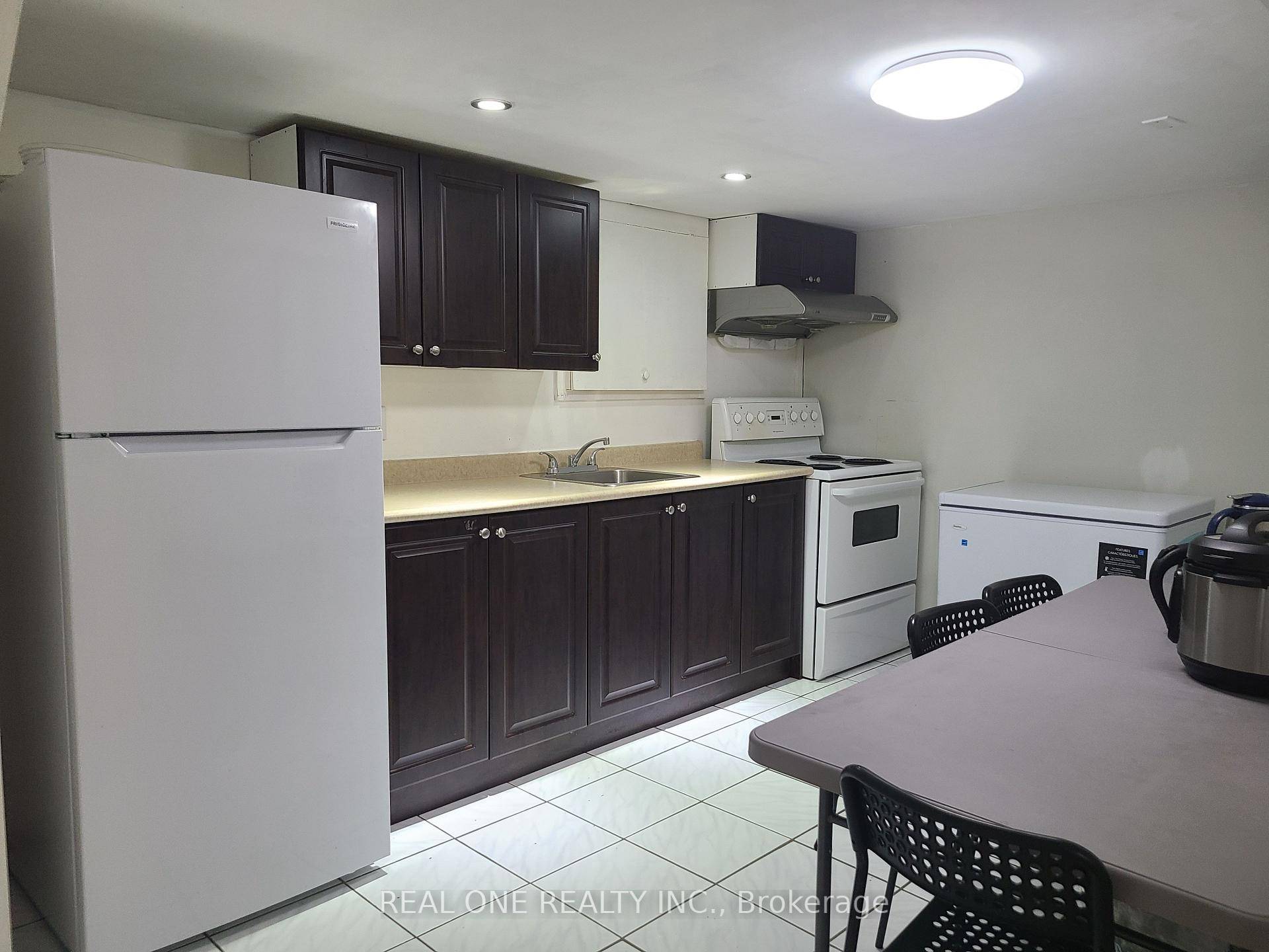 Tenant can use up to 2 Parking Spots.