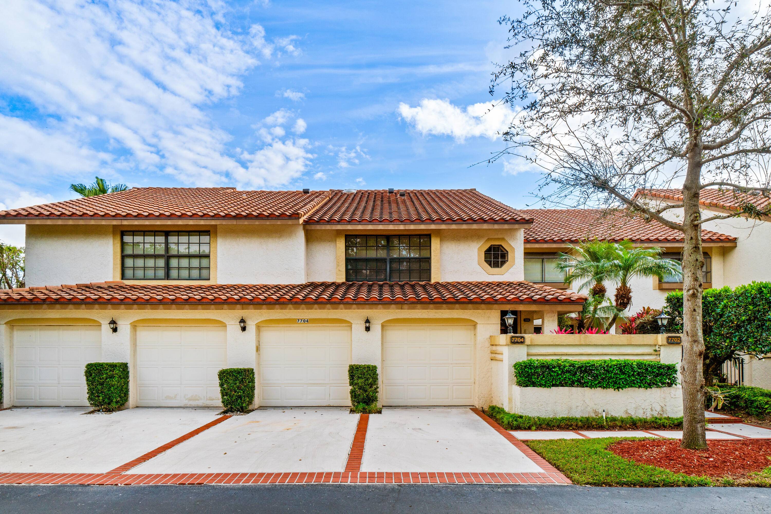 Endless possibilities with this fantastic 3BR 2BA unit in coveted Boca Pointe !