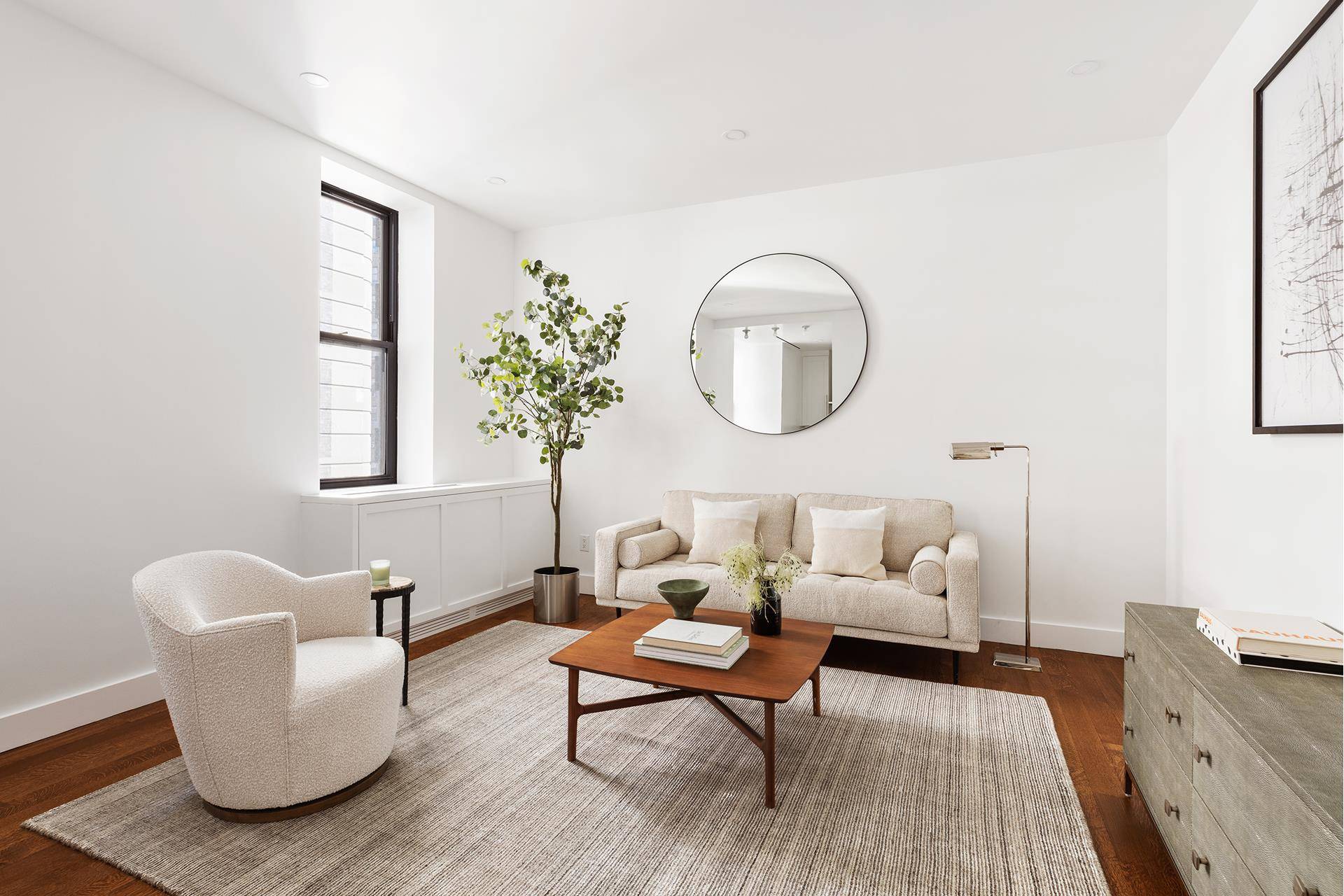 Welcome to The Astor. Experience an exquisite arrival as you discreetly enter off Broadway through bronze and glass doors into the renovated historic lobby, where carefully restored original details live ...