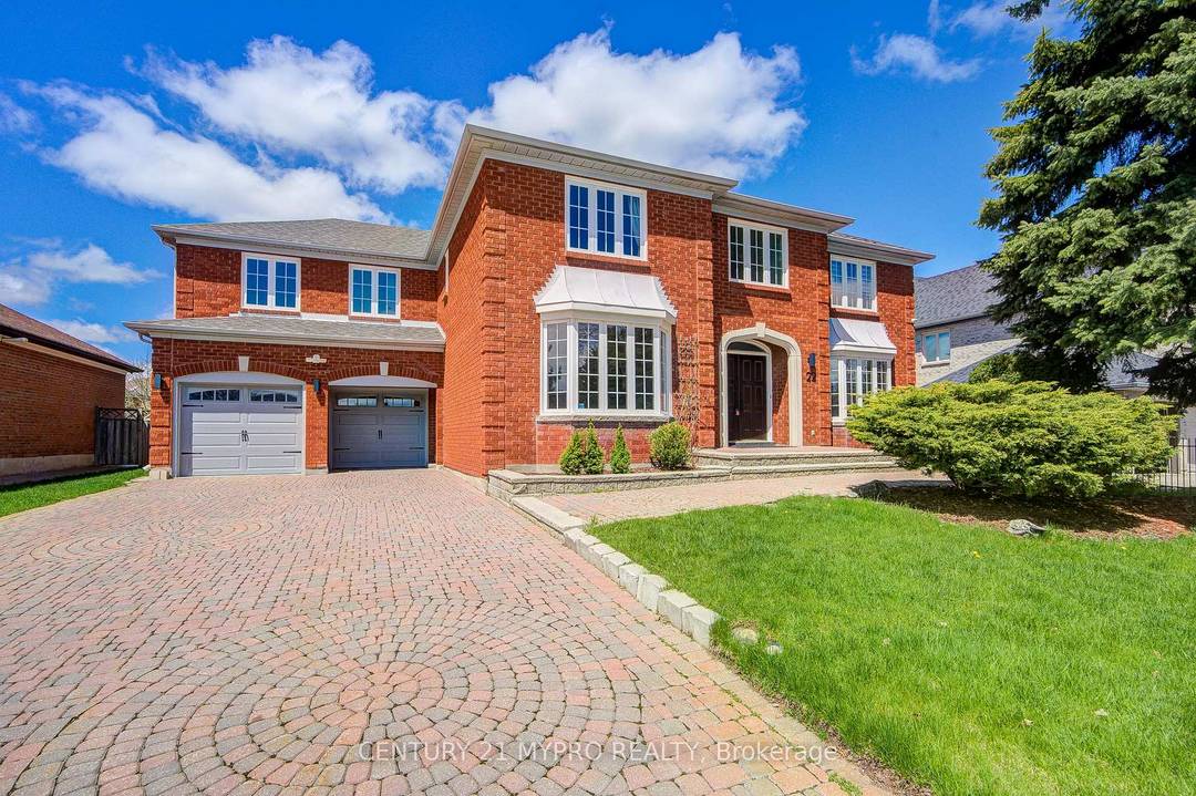 Welcome to this bright and beautiful 5 bedroom family home, proudly positioned on a premium 75 ft wide regular lot in Bayview Hill.