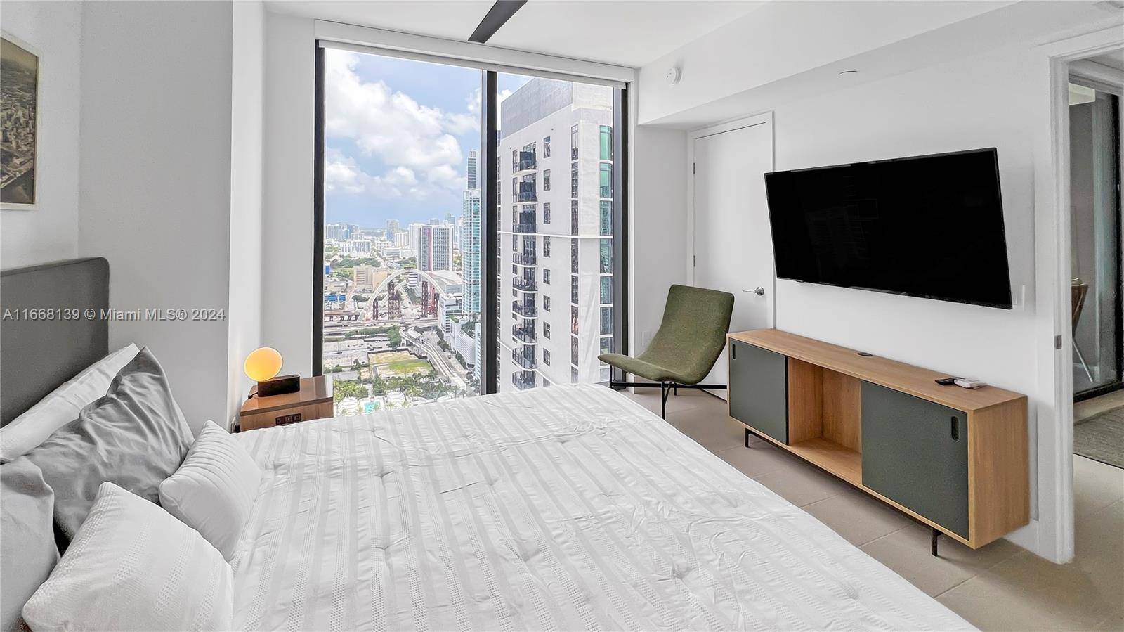 Experience luxury living from the 38th floor of Natiivo Miami.