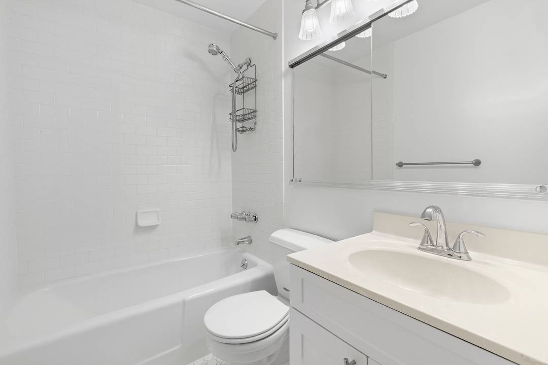 MOTIVATED SELLER Welcome to Unit 18G at Turtle Bay Towers, a giant loft like studio residence in the heart of Manhattan.