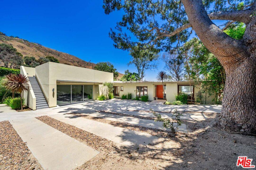 20556   Little Rock Way 4BR Malibu La