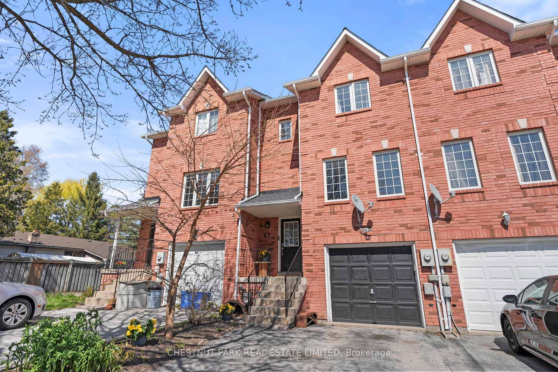 Picture Perfect 3 Bedroom Townhouse with Walkout Basement !