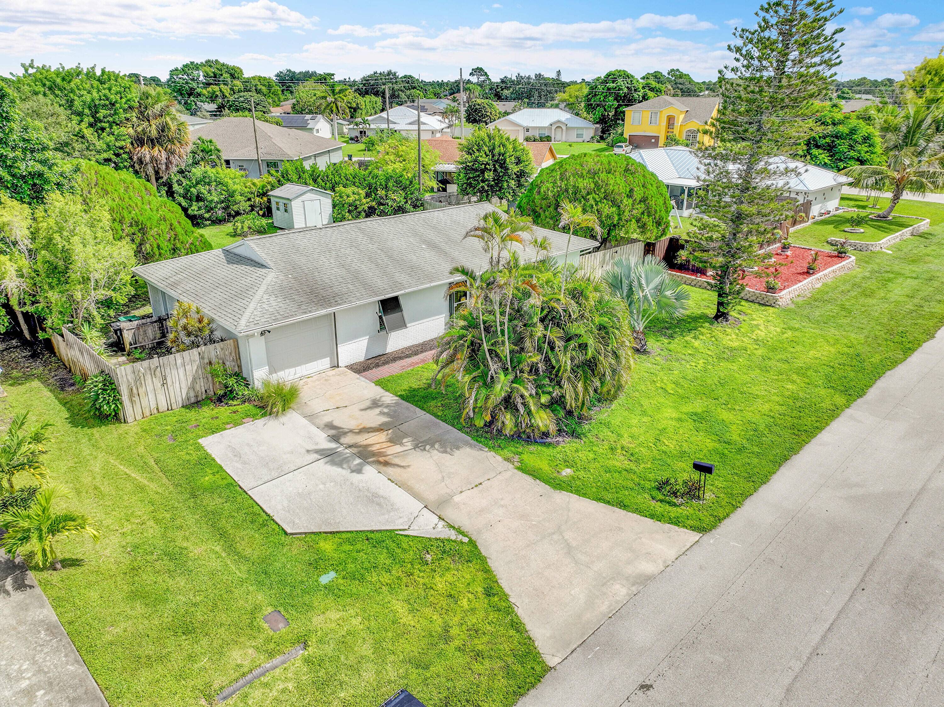 Charming 2 bedroom, 2 bath home with 1 car garage in highly sought after Port St.