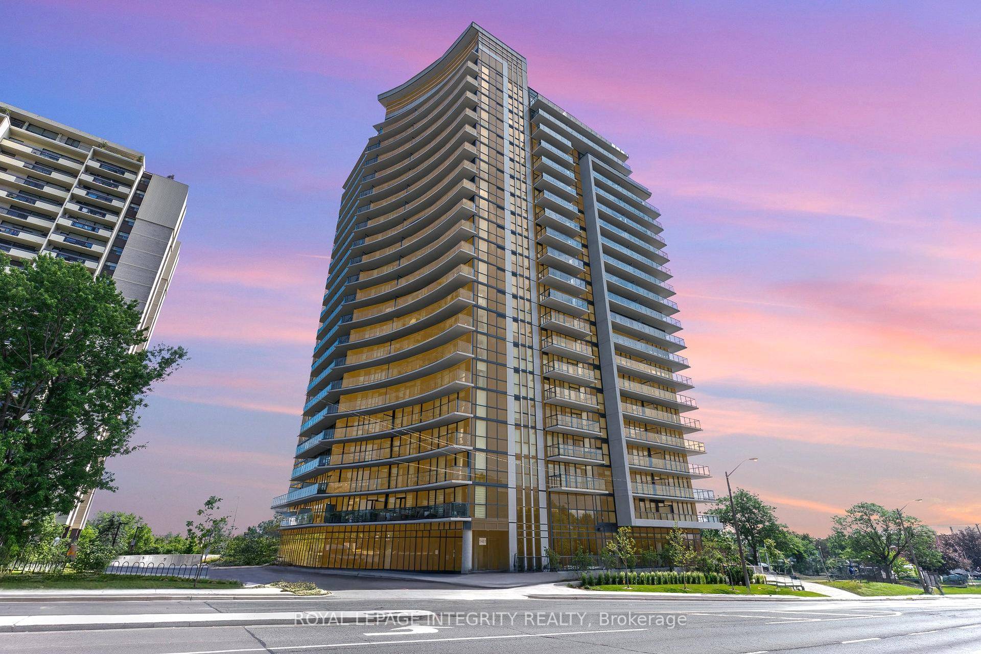 Your new home awaits at 7 On the Park Condos, a modern upscale community located at 1461 Lawrence Ave West, in the heart of Toronto's charming Brookhaven Amesbury neighbourhood.