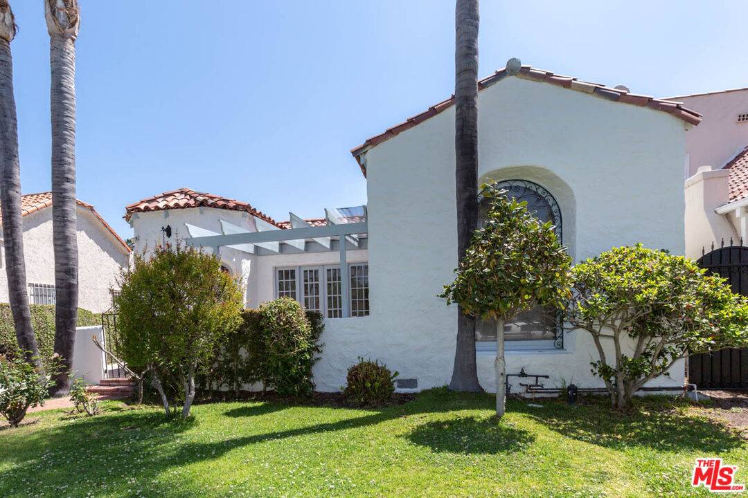 146 N Citrus Ave 3BR Hancock Park La