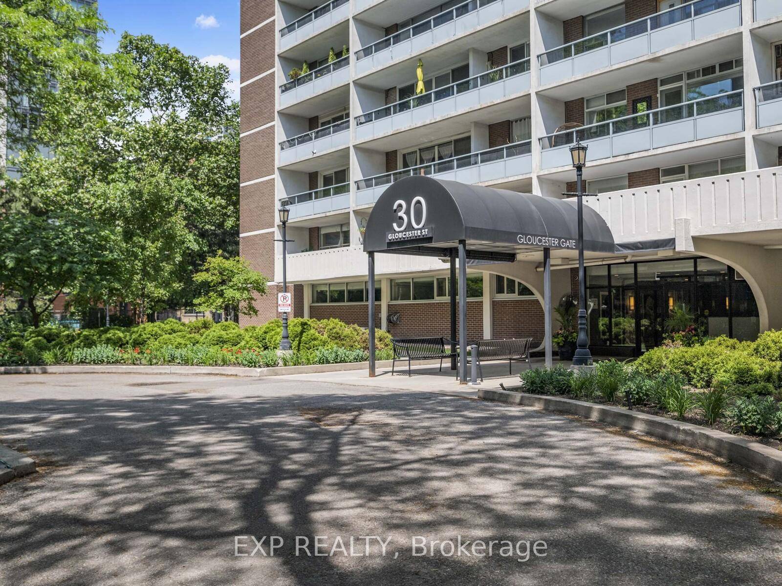 Charming 2 Bedroom Co Ownership Condo in the Heart of Toronto !
