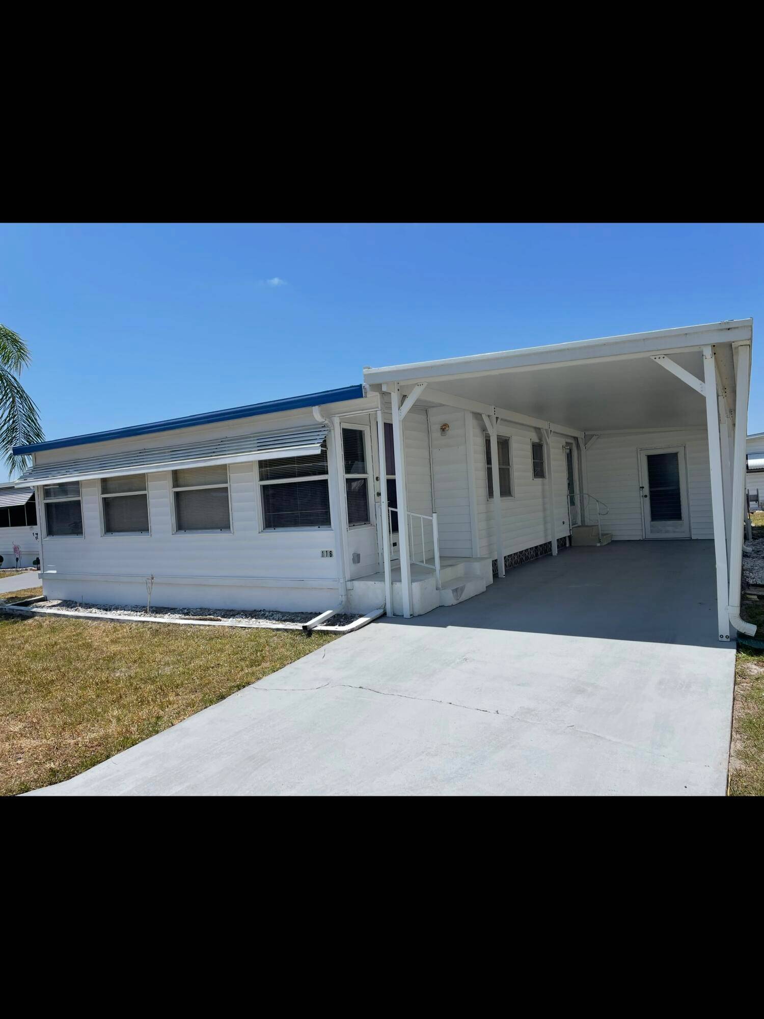 Don't miss out on this wonderful opportunity to own in RIVERLAND Coop community.