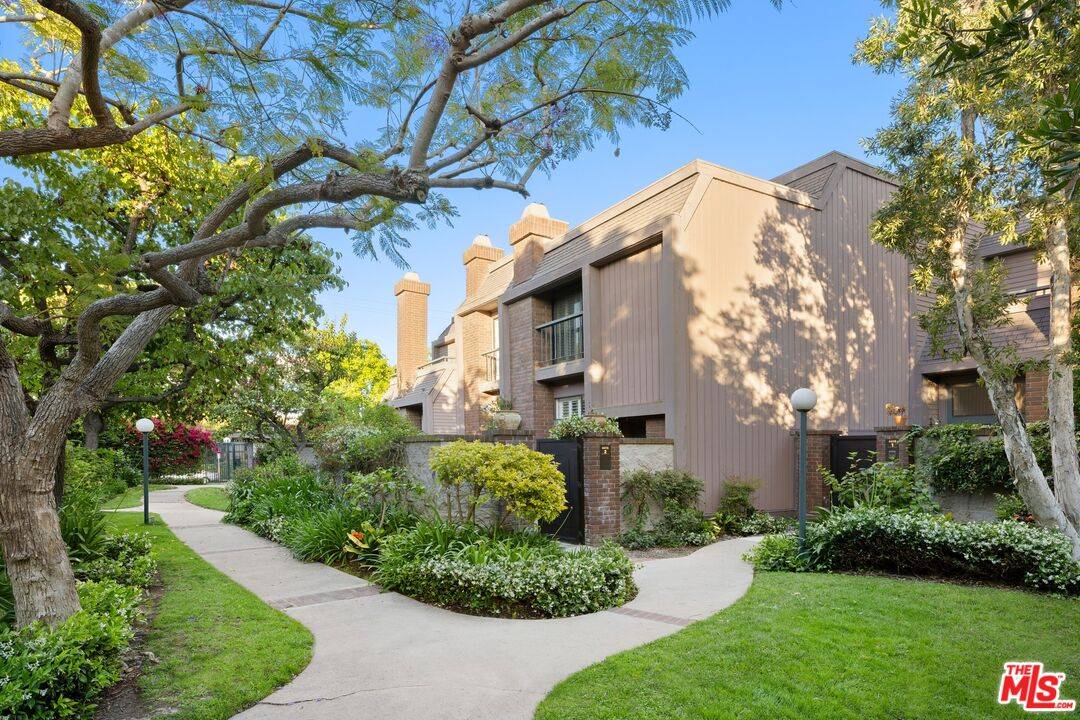 4415   Alla Rd 2BR Marina Del Rey La