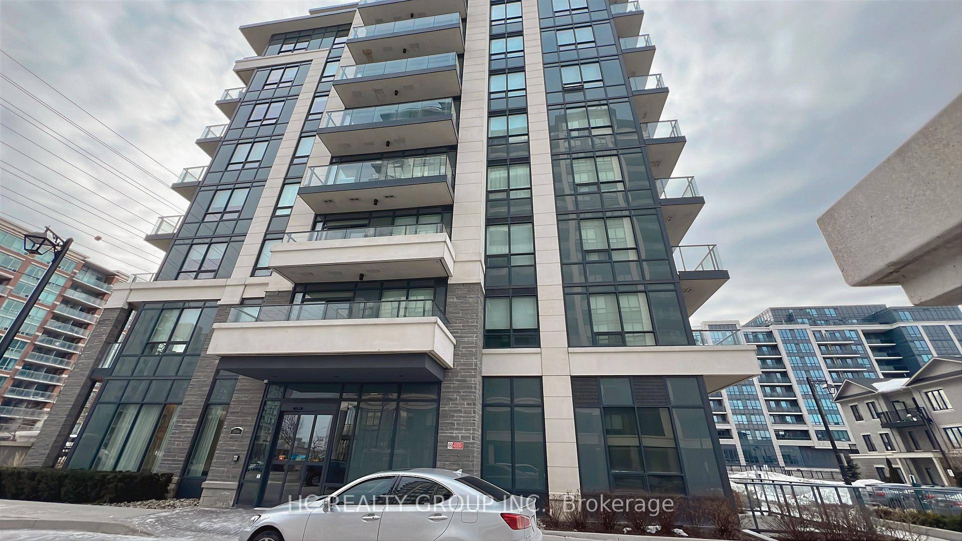 A Prime location W YRT at your doorstep and easy access to Langstaff GO Stn amp ; RH Centre bus stn.