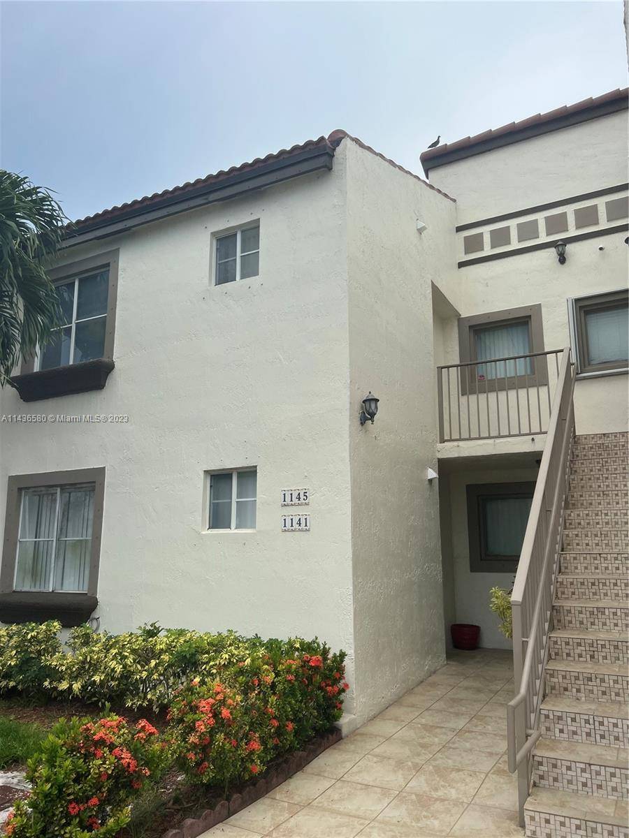 New listing of this beautiful and bright condo with 2 bed, 2 bath in Villa Real Condo 6.