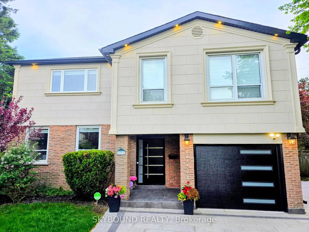 Welcome to 2711 Spruce Needle Court in beautiful and mature area of Erin Mills.