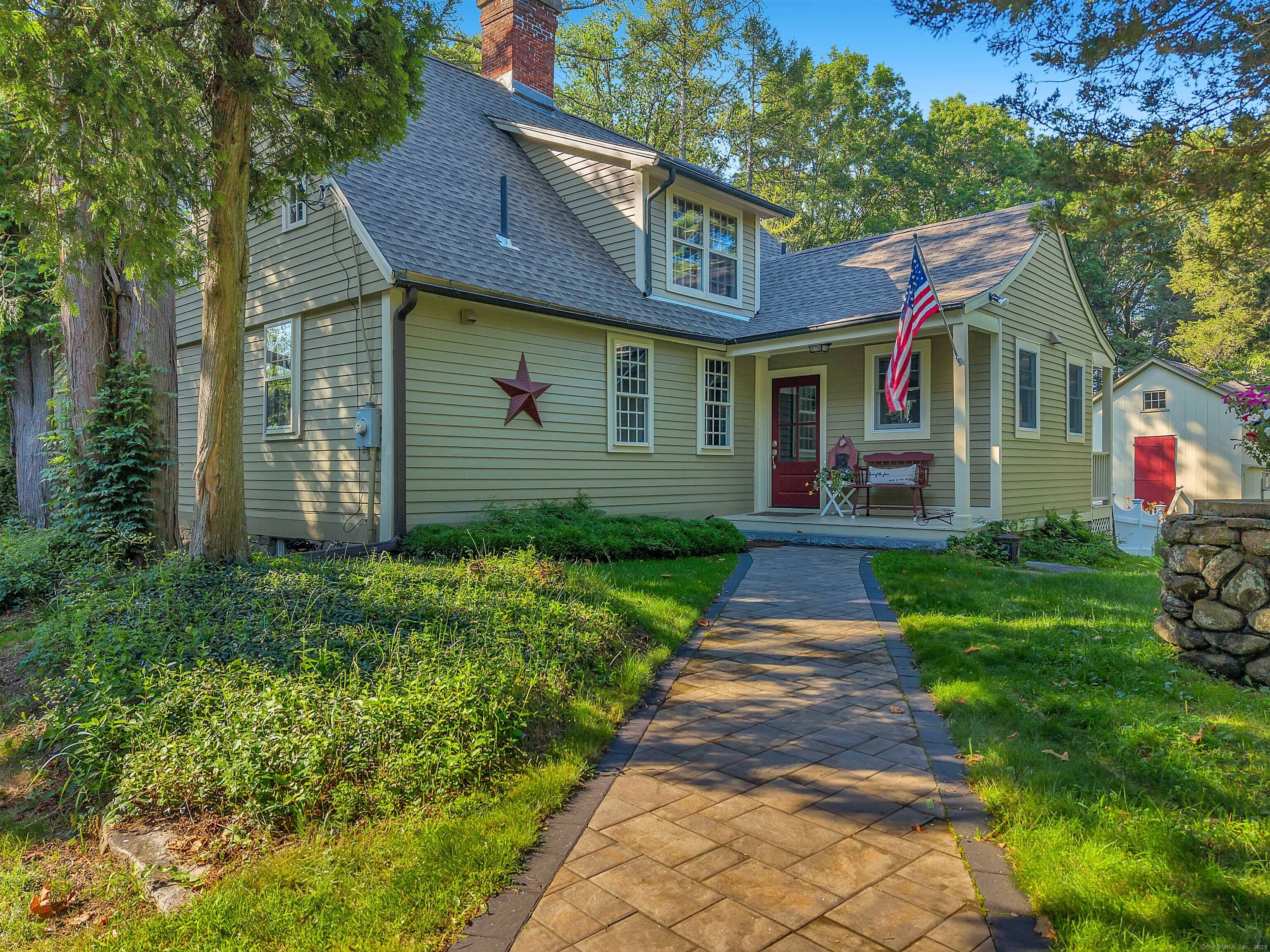 Two houses on this exceptional 3.