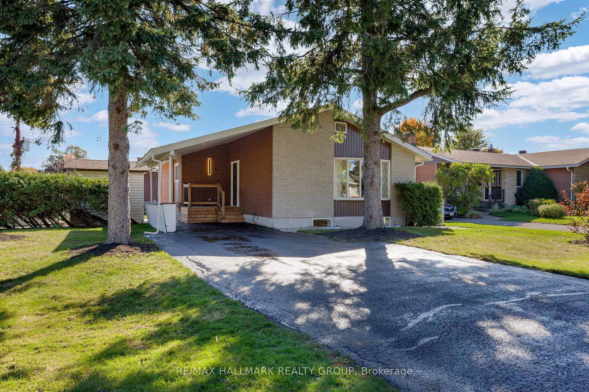 The beautiful bungalow with a three bedroom apartment in the basement A LEGAL SECONDARY DWELLING SDU.