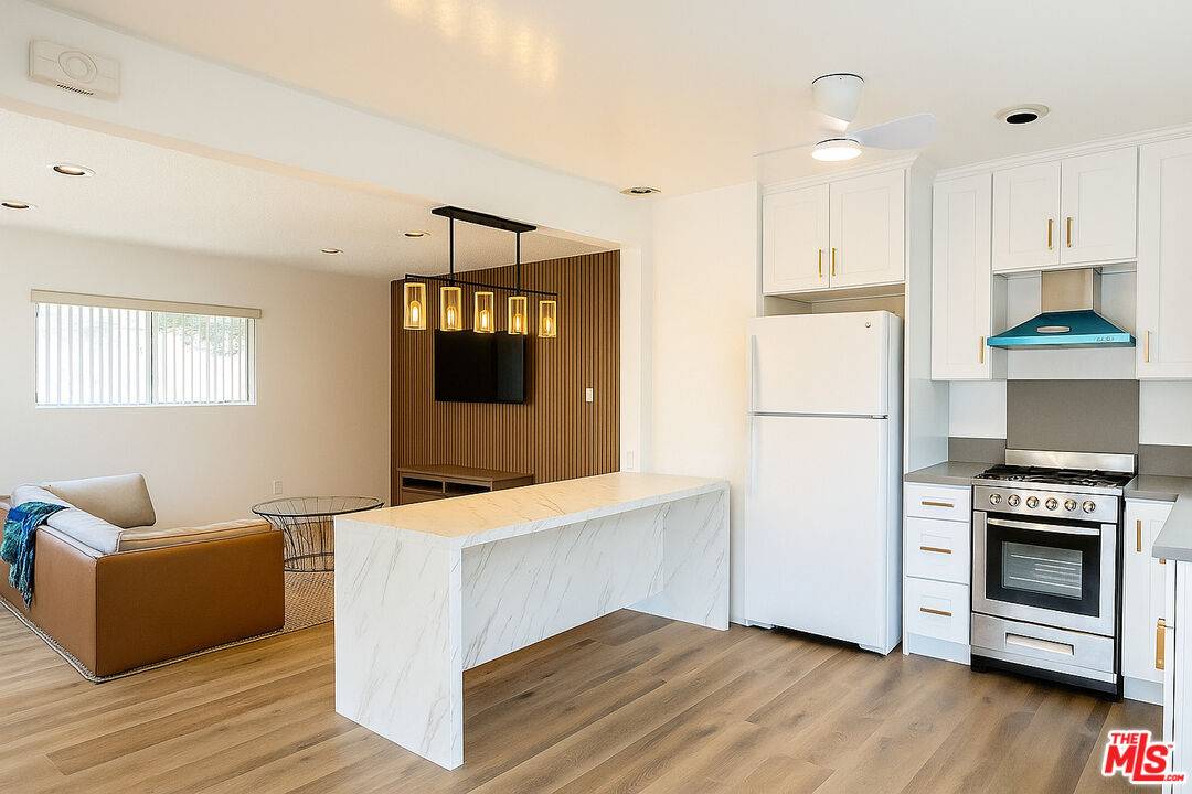 41  Westminster Ave 2BR Marina Del Rey La