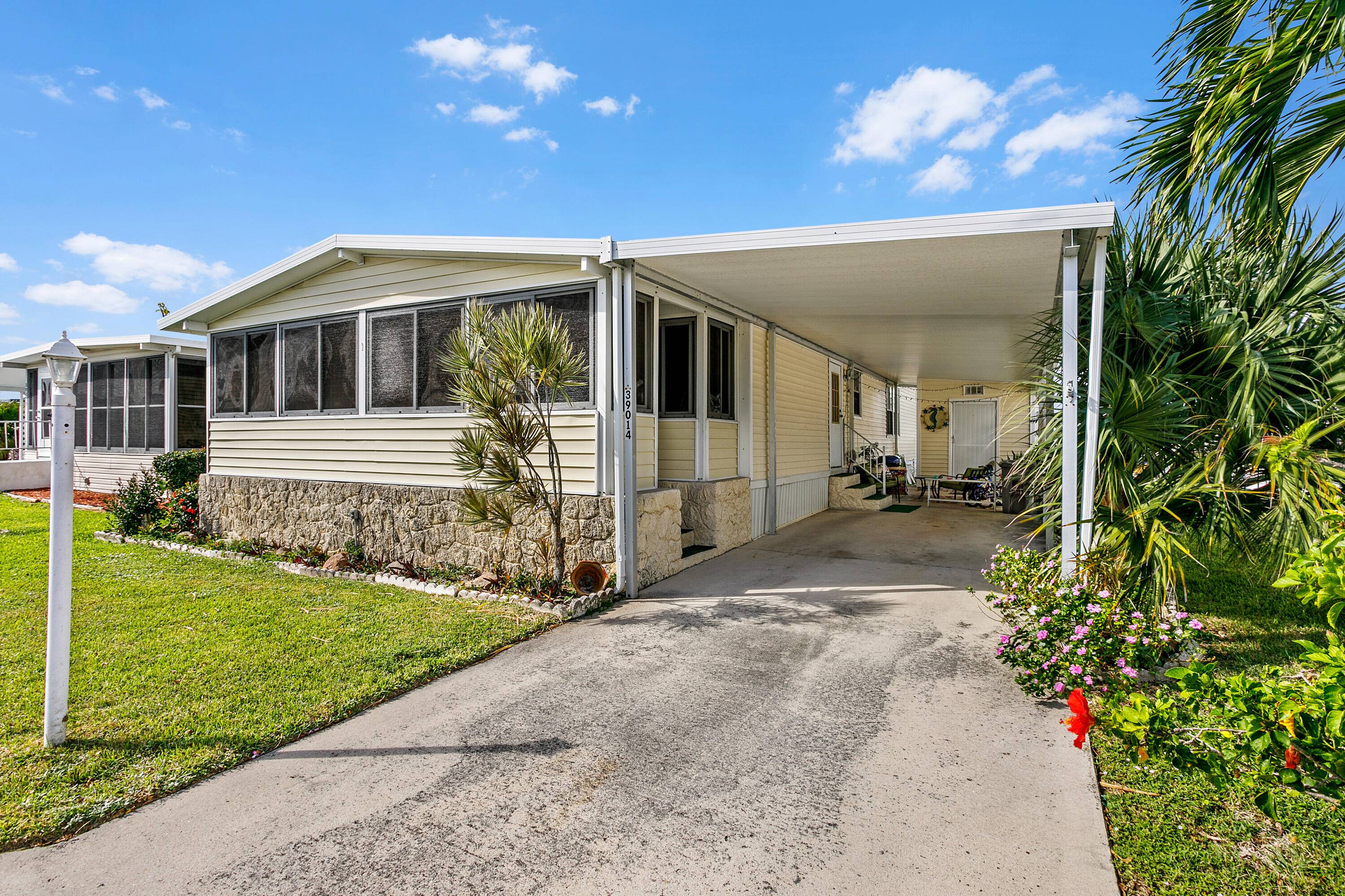 No Land Lease, Spacious Home located in the quiet part of this Gated Community.