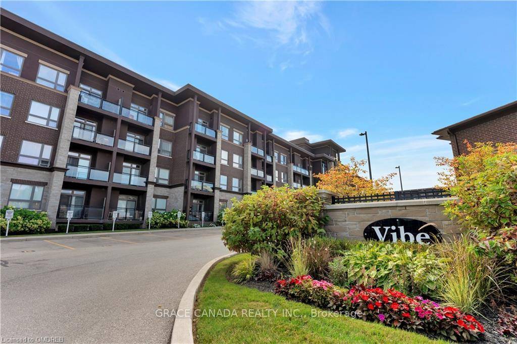 Fantastic Specious One Bedroom Plus Den In Trendy Vibes Condo, A desirable community surrounded by all amenities and shopping's, Over 10, 000 In Upgrades.