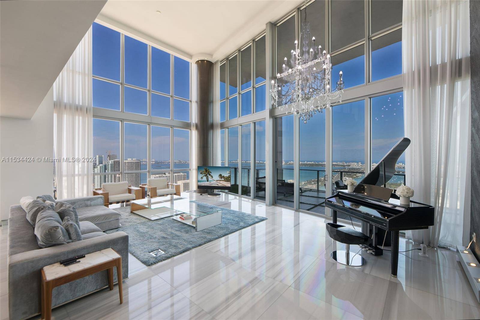 Welcome to your dream Downtown unit in the sky at the stunning Marquis building.