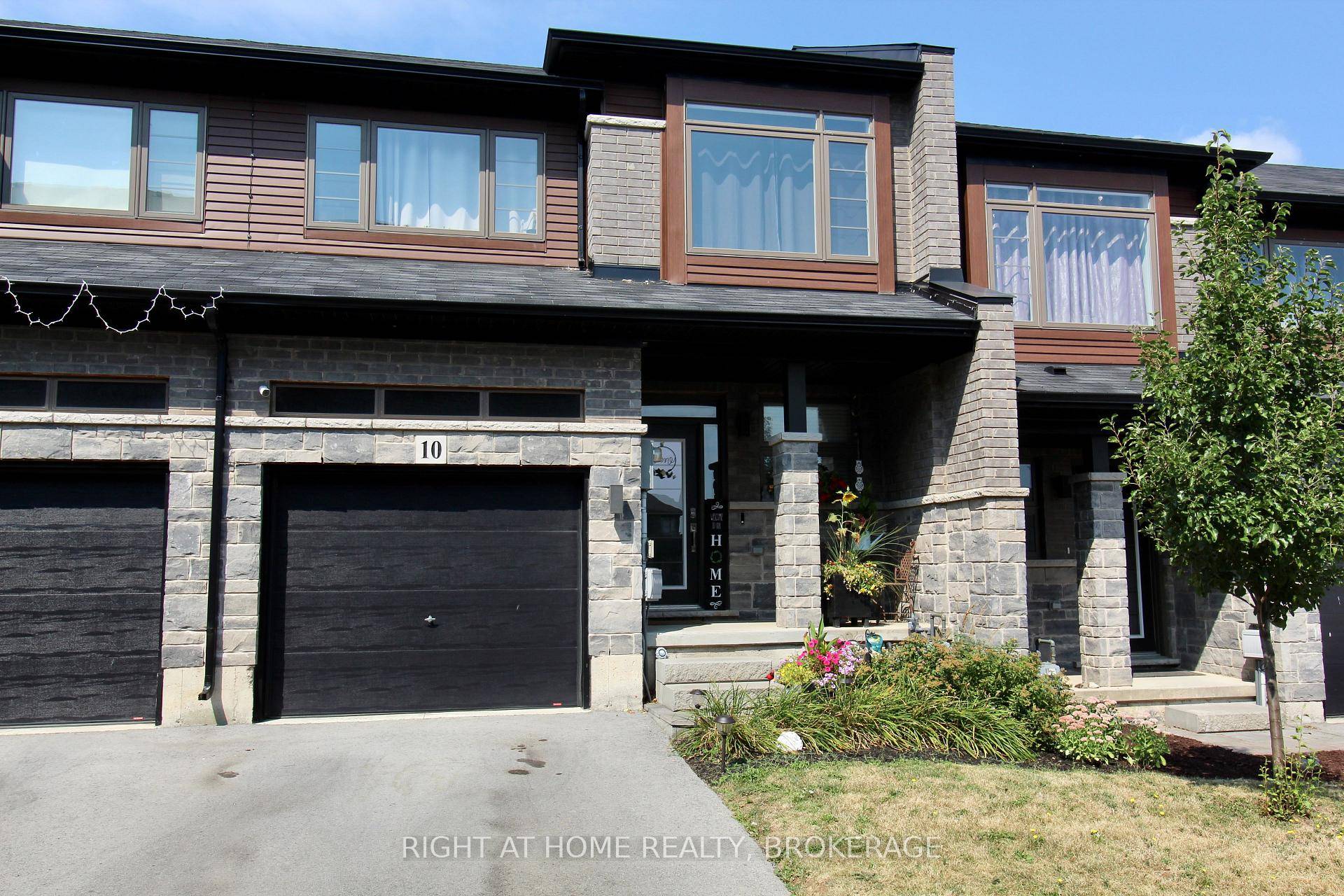 Stunning 3 bedroom 3 bathroom townhome, In Vista Ridge, built by Lasani.