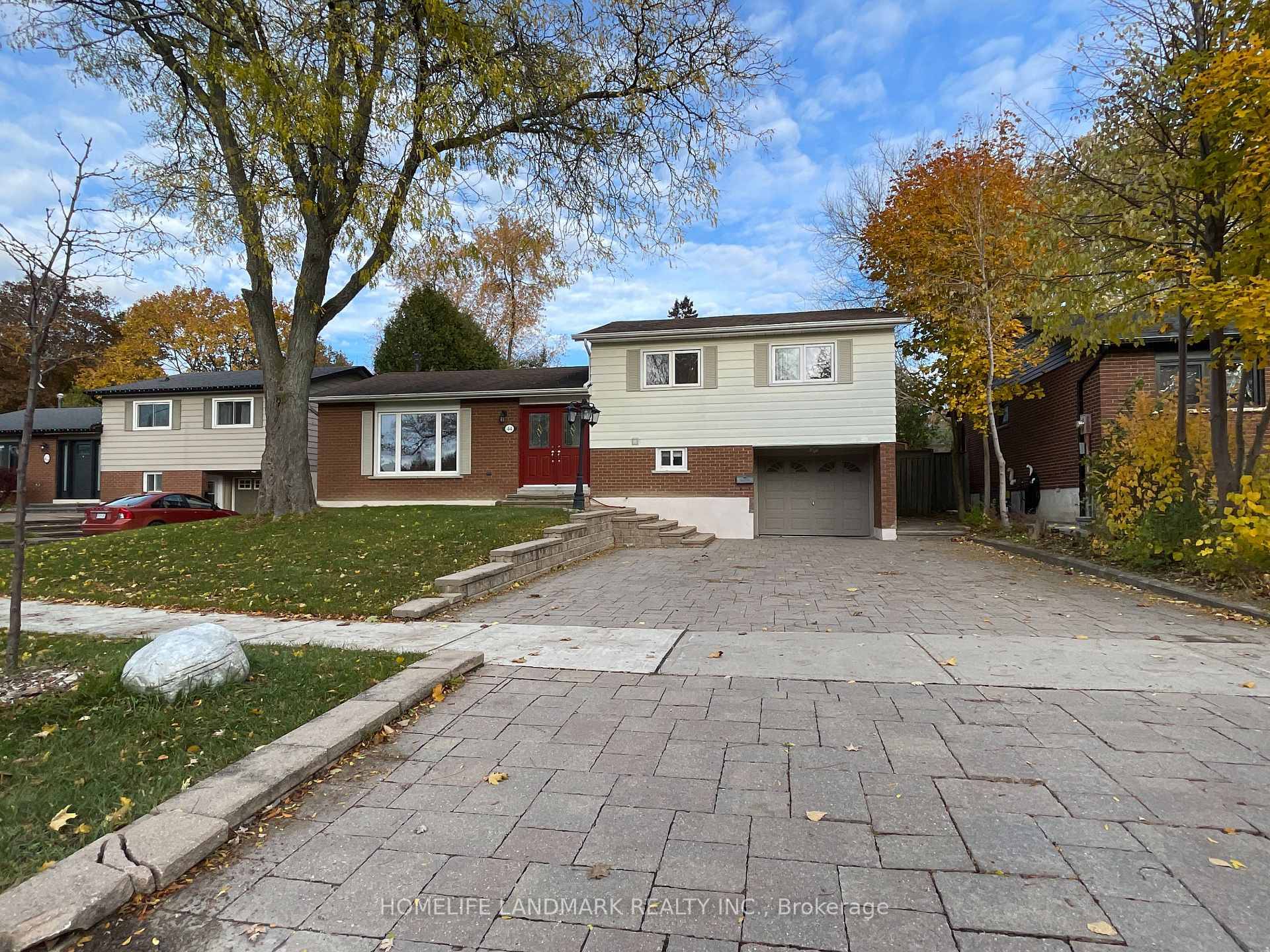 In The Heart Of Markham Village !