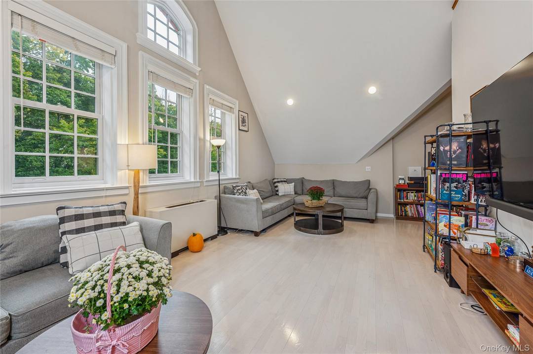 Welcome to a rare opportunity to own a stylish loft in the historic landmark building.