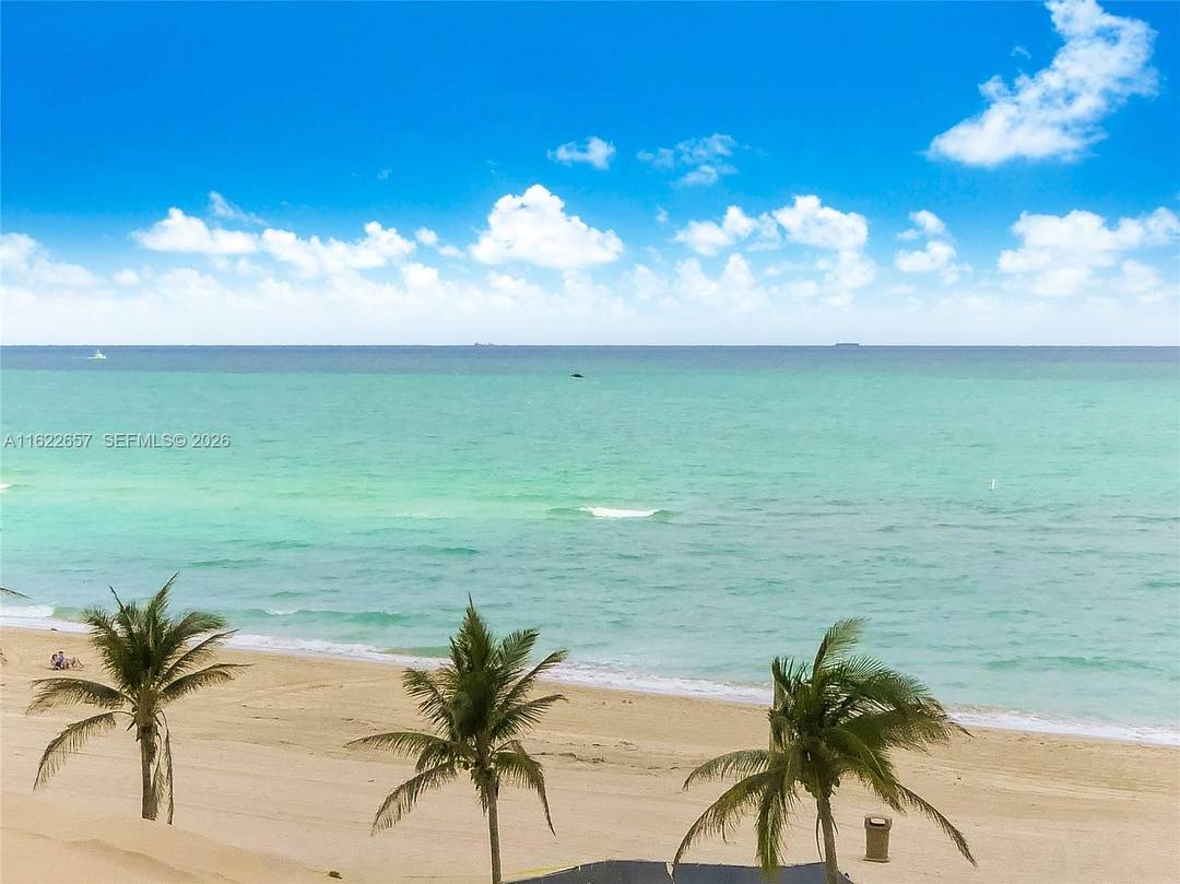 Beautiful 1 bedroom unit at Marenas Resort, a great Condo hotel with the best hotel program of the beach.