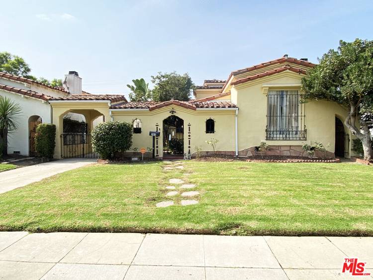 203  N Doheny Dr 3BR Beverly Grove La