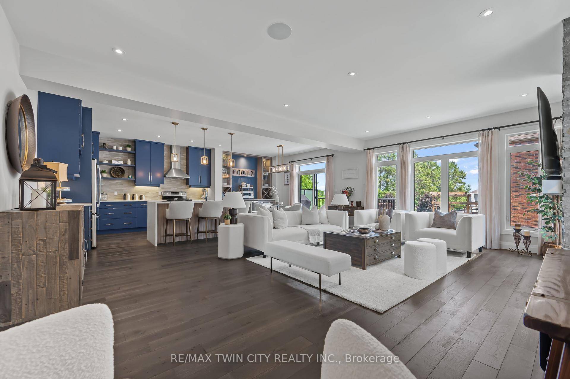 Luxurious Former Model Home w Walkout Basement in Prestigious Doon Creek Welcome to 204 Evens Pond Crescent, an exceptional, custom built executive home in one of Kitcheners most desirable neighbourhoods.