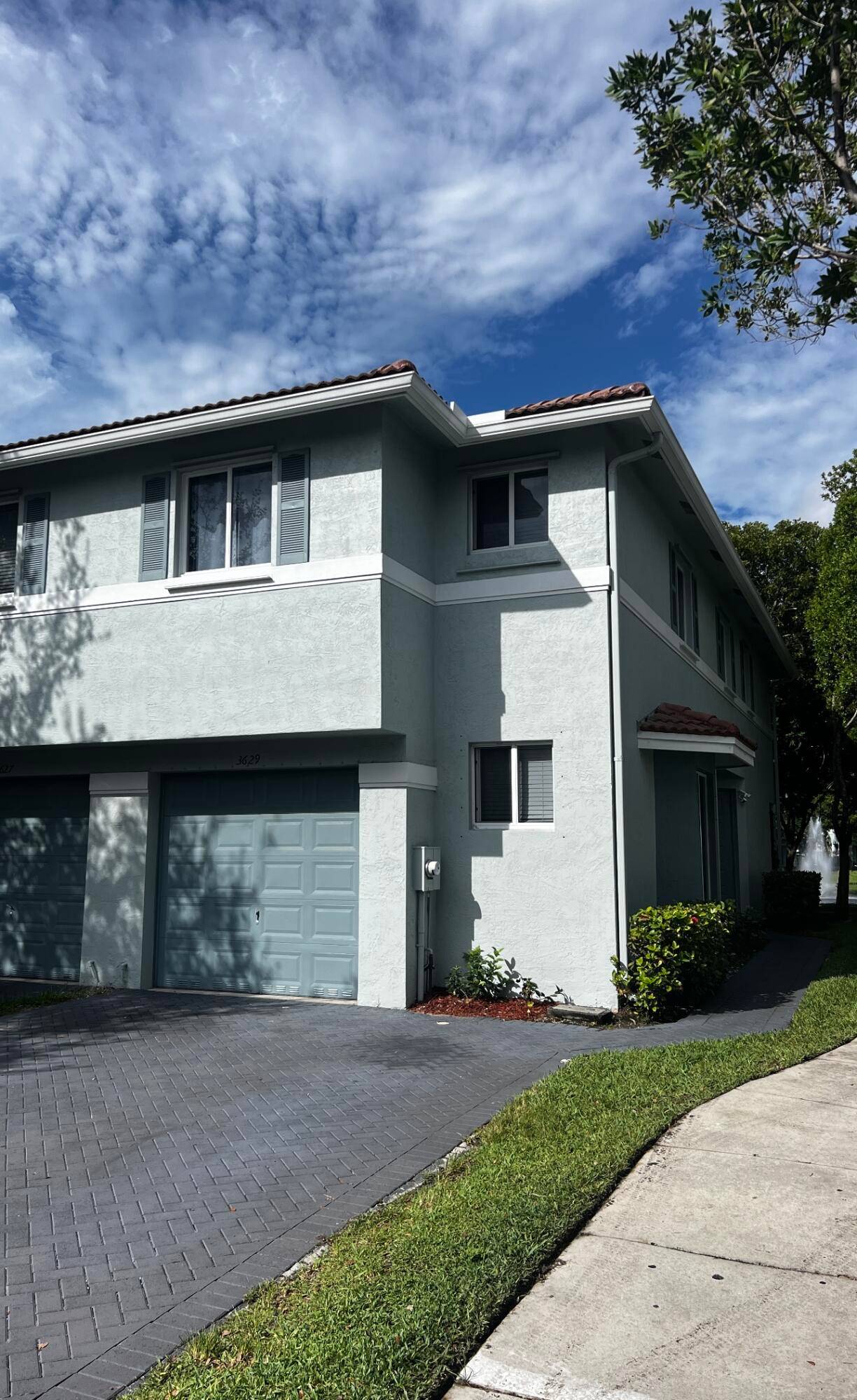 Corner Lot unit in Sonoma Bay with 3 bedrooms, loft, 2.